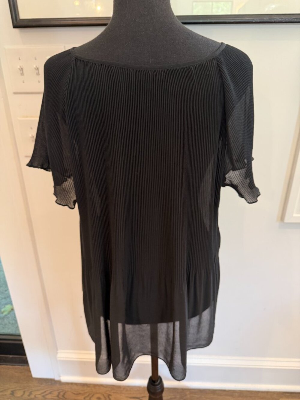 Banana Republic Pleated Georgette Short Sleeve Blouse - Picture 3 of 4